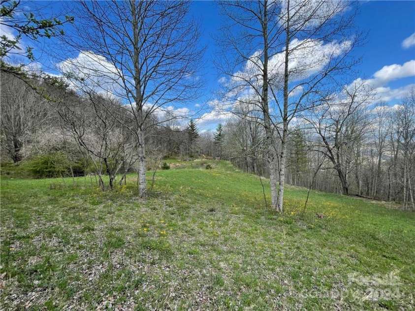 1375 Swing Road, Burnsville, NC 28714.  MLS# CAR4131042, YatesRealty ID 6020. 