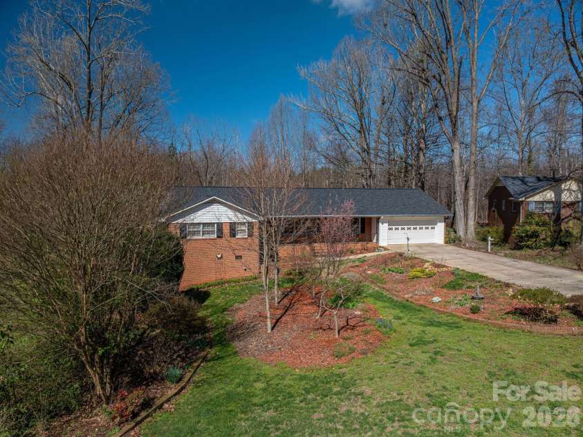 2160 Heavner Road, Lincolnton, NC 28092.  MLS# CAR4352304, YatesRealty ID 6020. 