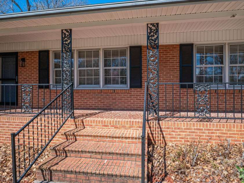 2160 Heavner Road, Lincolnton, NC 28092.  MLS# CAR4352304, YatesRealty ID 6020. 