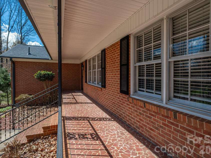 2160 Heavner Road, Lincolnton, NC 28092.  MLS# CAR4352304, YatesRealty ID 6020. 