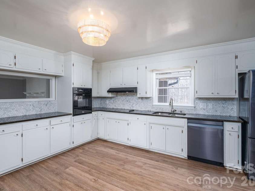 2160 Heavner Road, Lincolnton, NC 28092.  MLS# CAR4352304, YatesRealty ID 6020. 