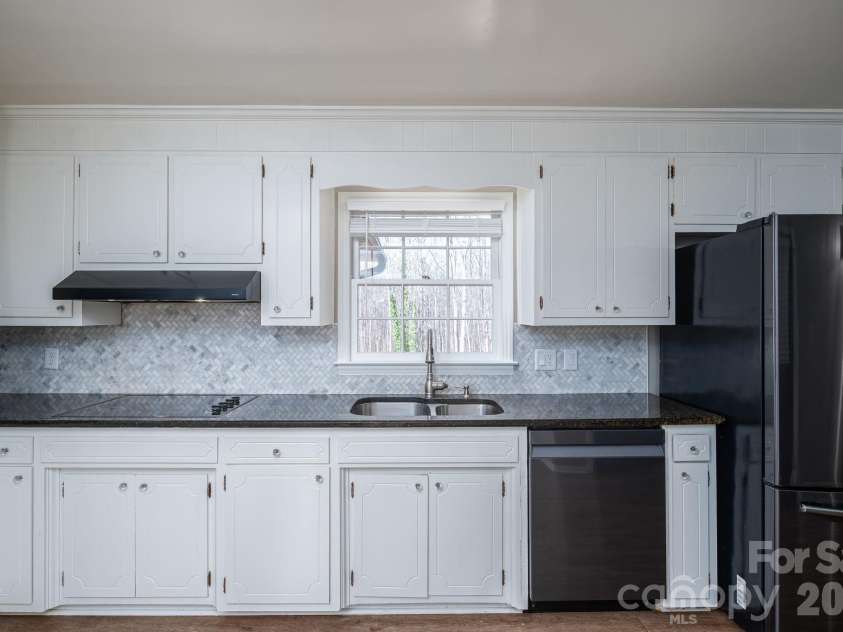 2160 Heavner Road, Lincolnton, NC 28092.  MLS# CAR4352304, YatesRealty ID 6020. 