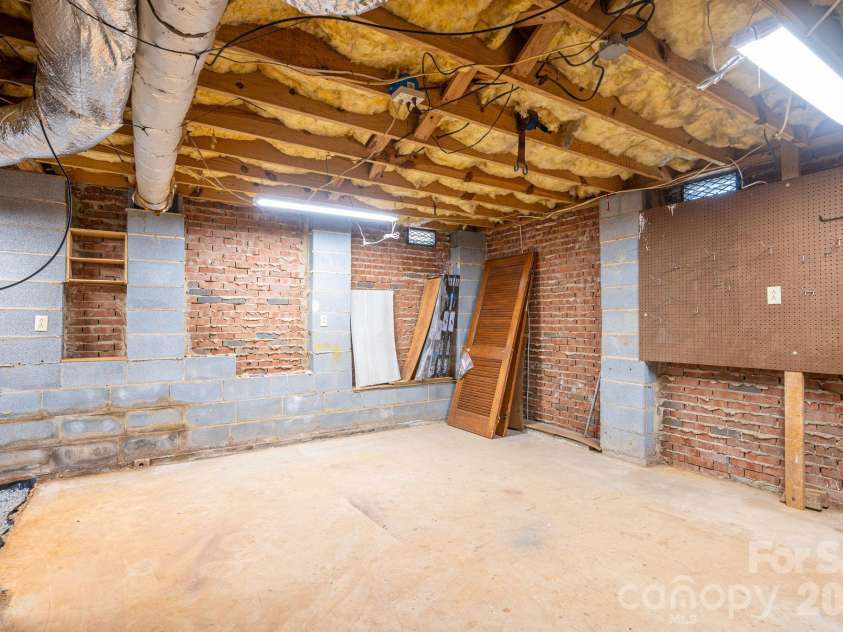 2160 Heavner Road, Lincolnton, NC 28092.  MLS# CAR4352304, YatesRealty ID 6020. 