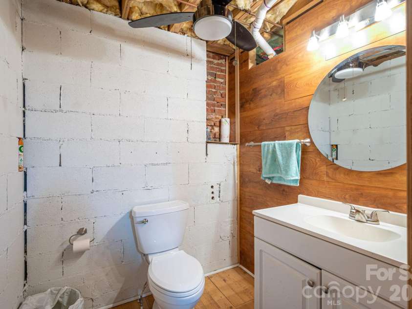 2160 Heavner Road, Lincolnton, NC 28092.  MLS# CAR4352304, YatesRealty ID 6020. 