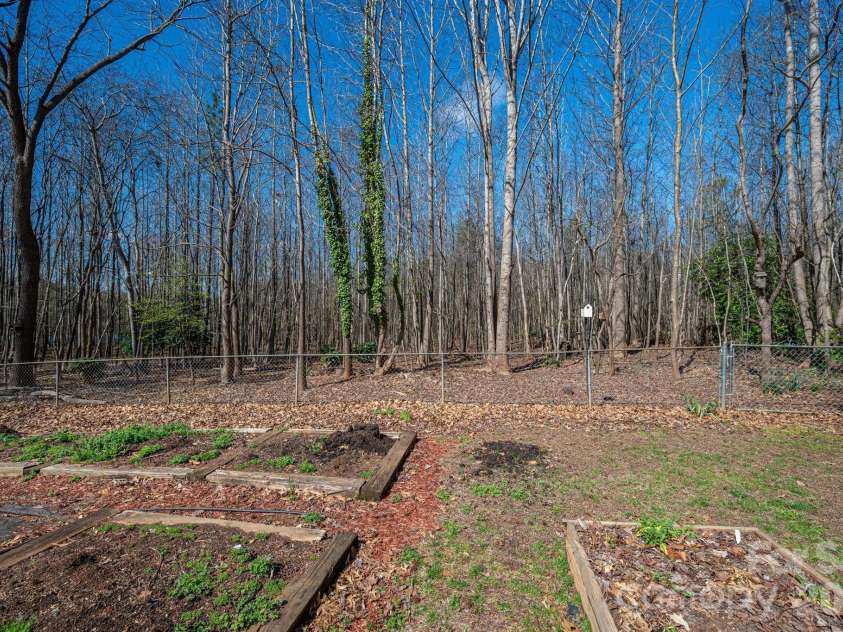 2160 Heavner Road, Lincolnton, NC 28092.  MLS# CAR4352304, YatesRealty ID 6020. 
