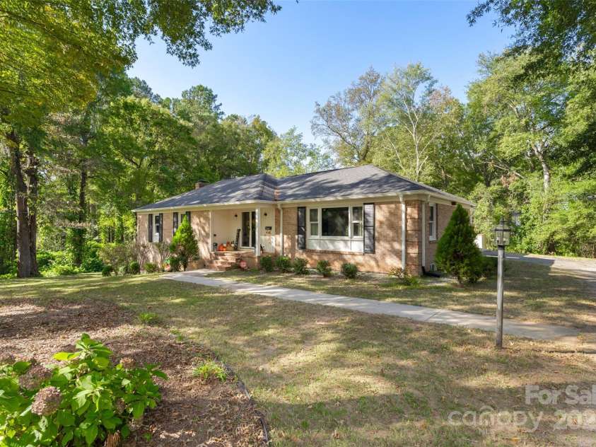 1935 Berkshire Drive, Gastonia, NC 28052.  MLS# CAR4217418, YatesRealty ID 6021. 