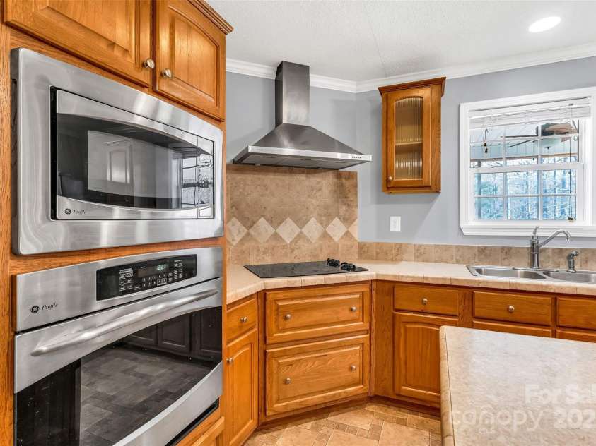 530 Ole Simpson Place, Catawba, SC 29704.  MLS# CAR4329063, YatesRealty ID 6021. Kitchen