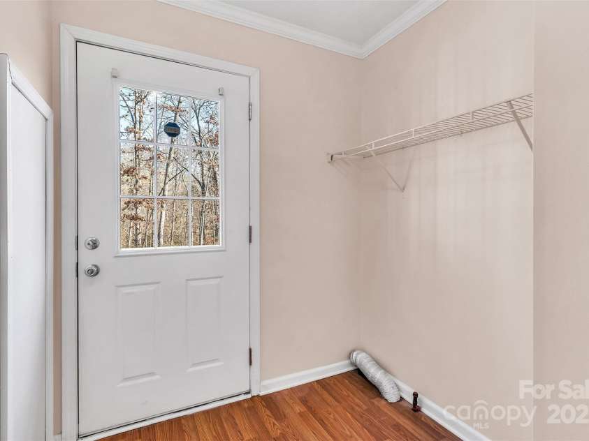 530 Ole Simpson Place, Catawba, SC 29704.  MLS# CAR4329063, YatesRealty ID 6021. Laundry