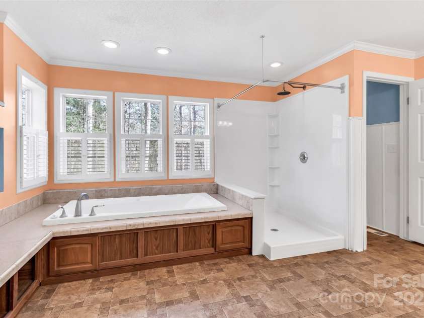 530 Ole Simpson Place, Catawba, SC 29704.  MLS# CAR4329063, YatesRealty ID 6021. Primary Bathroom
