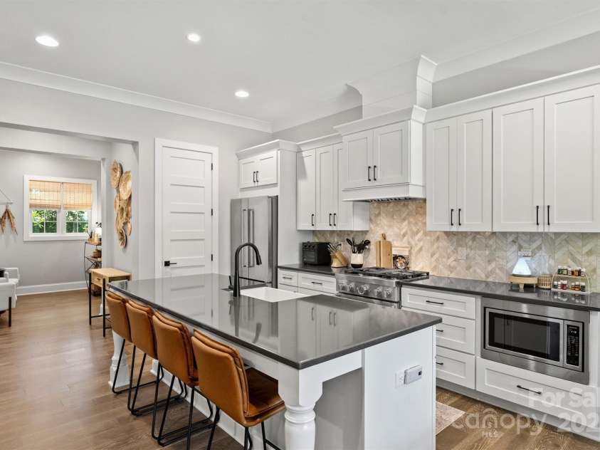 4311 Craig Avenue, Charlotte, NC 28211.  MLS# CAR4218128, YatesRealty ID 6022. 