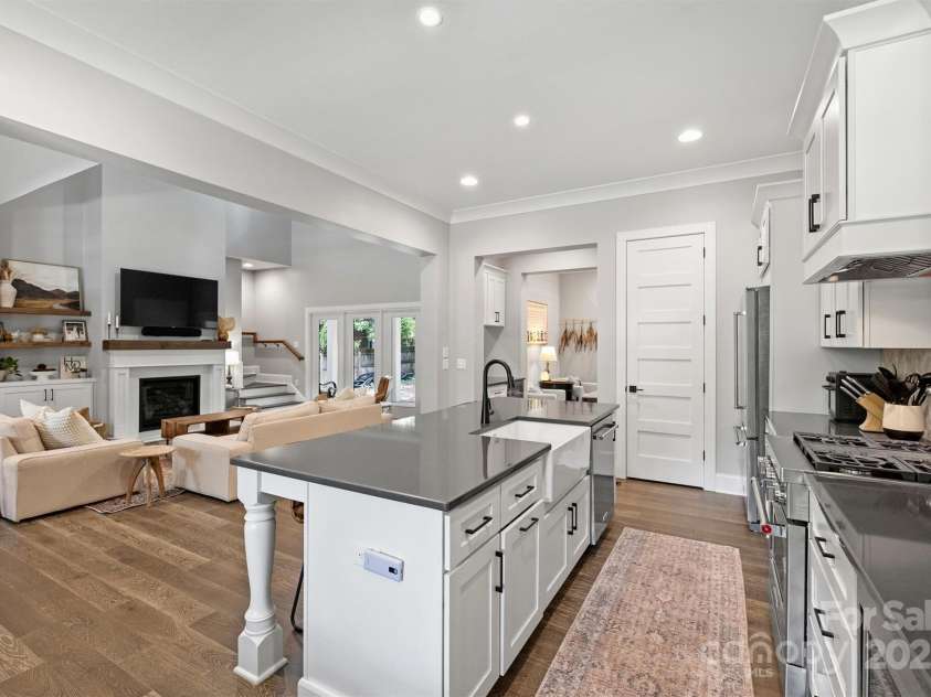 4311 Craig Avenue, Charlotte, NC 28211.  MLS# CAR4218128, YatesRealty ID 6022. 