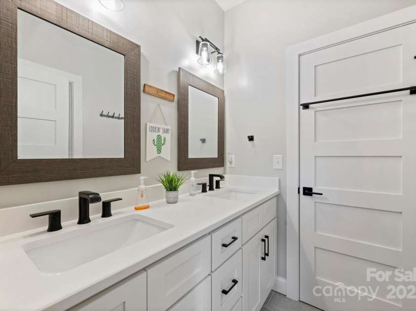 4311 Craig Avenue, Charlotte, NC 28211.  MLS# CAR4218128, YatesRealty ID 6022. 
