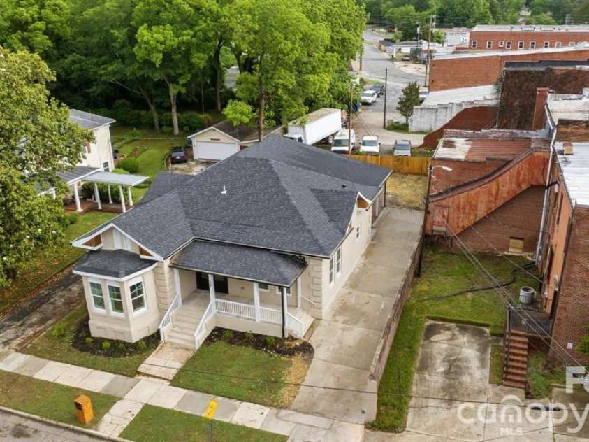 204 Wade Street, Wadesboro, NC 28170.  MLS# CAR4342328, YatesRealty ID 6023. 