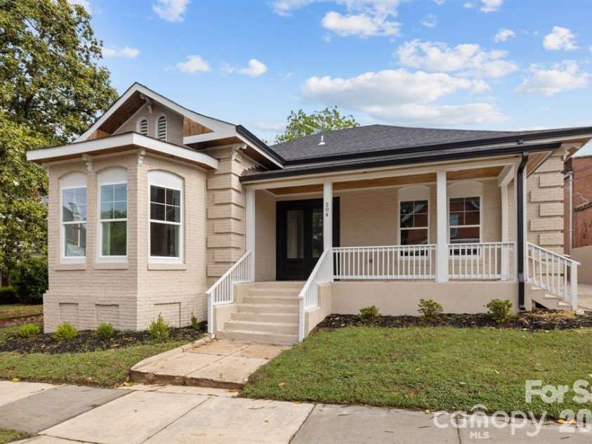 204 Wade Street, Wadesboro, NC 28170.  MLS# CAR4342328, YatesRealty ID 6023. 