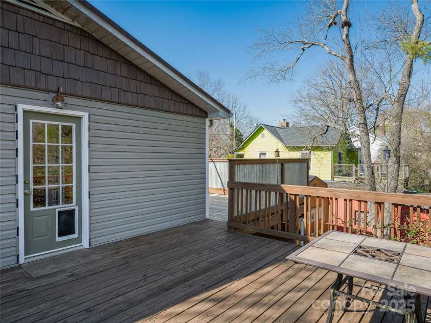 24 Stewart Street, Asheville, NC 28806.  MLS# CAR4232167, YatesRealty ID 6023. 