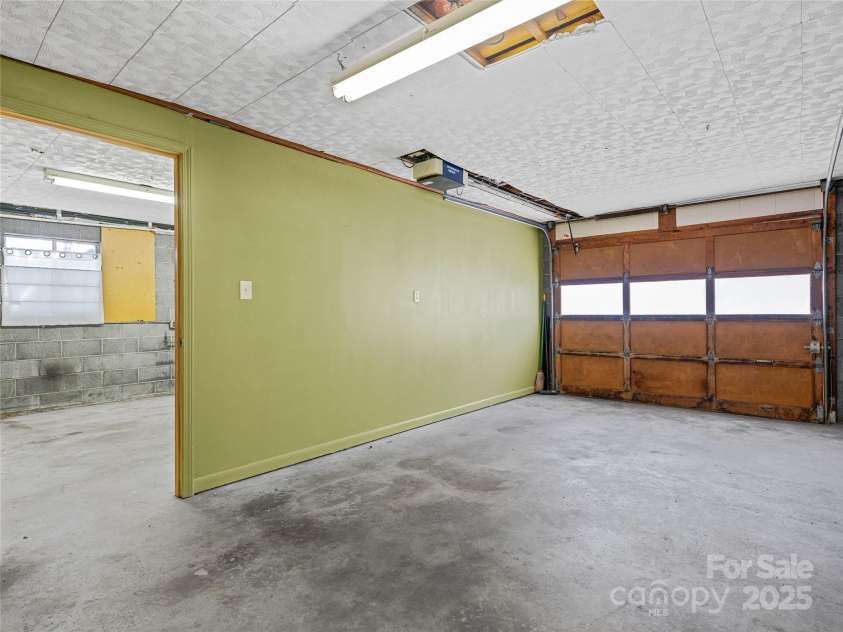 24 Stewart Street, Asheville, NC 28806.  MLS# CAR4232167, YatesRealty ID 6023. 