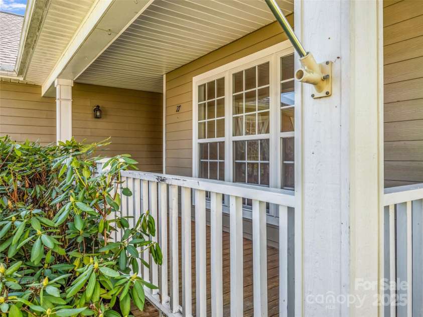 27 Cotton Creek Circle, Black Mountain, NC 28711.  MLS# CAR4244559, YatesRealty ID 6024. 