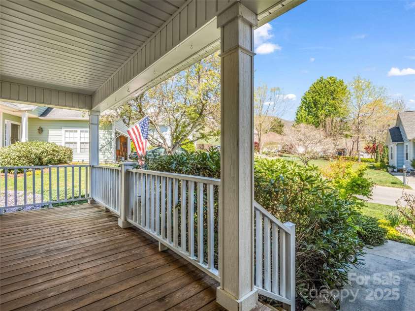 27 Cotton Creek Circle, Black Mountain, NC 28711.  MLS# CAR4244559, YatesRealty ID 6024. 