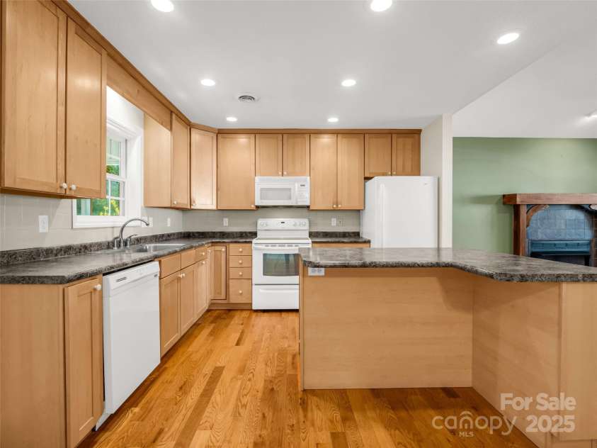 27 Cotton Creek Circle, Black Mountain, NC 28711.  MLS# CAR4244559, YatesRealty ID 6024. 