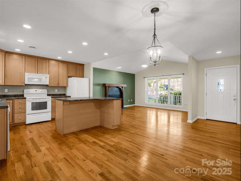 27 Cotton Creek Circle, Black Mountain, NC 28711.  MLS# CAR4244559, YatesRealty ID 6024. 