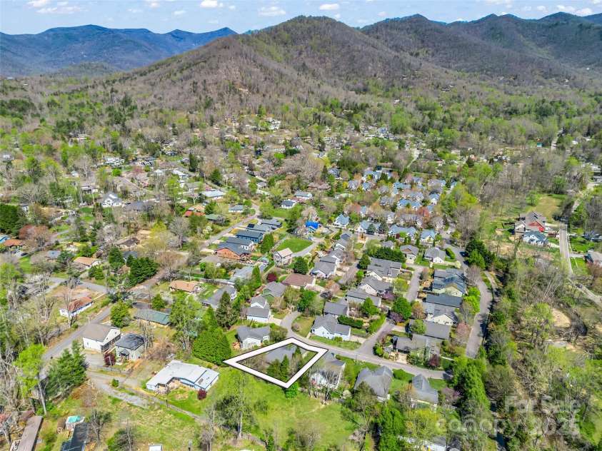 27 Cotton Creek Circle, Black Mountain, NC 28711.  MLS# CAR4244559, YatesRealty ID 6024. 