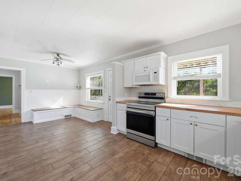 555 Peigler Street, Concord, NC 28027.  MLS# CAR4360010, YatesRealty ID 6024. 