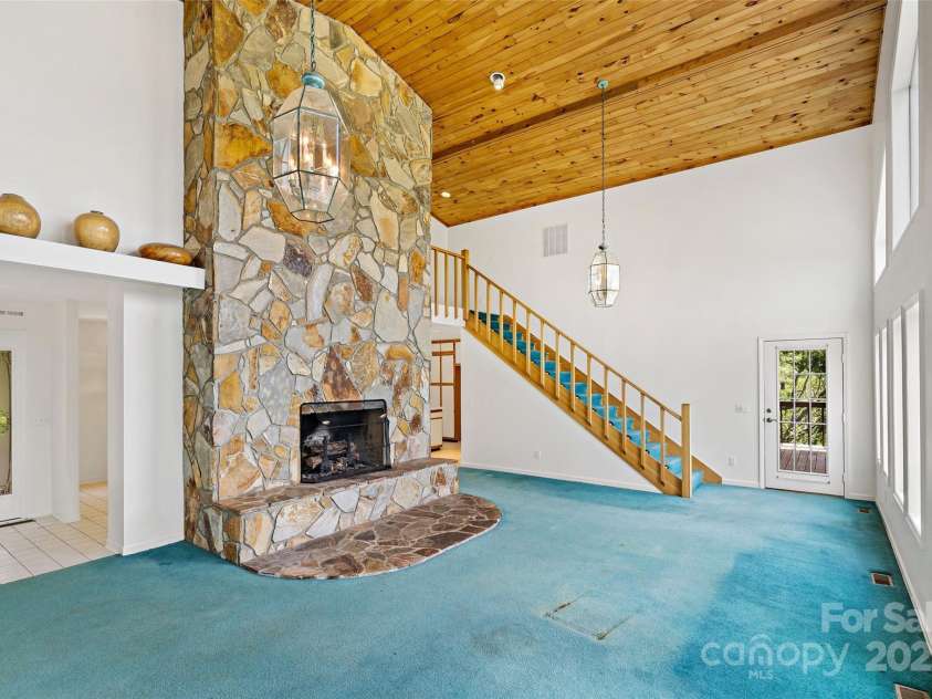 389 Orchard Road, Bakersville, NC 28705.  MLS# CAR4241299, YatesRealty ID 6026. 