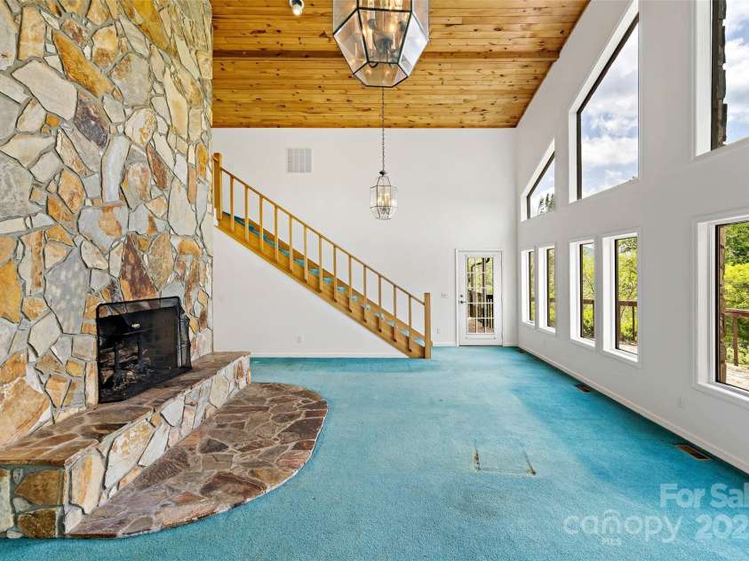 389 Orchard Road, Bakersville, NC 28705.  MLS# CAR4241299, YatesRealty ID 6026. 