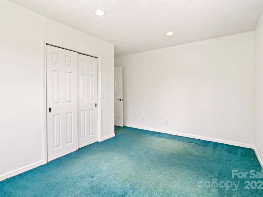 389 Orchard Road, Bakersville, NC 28705.  MLS# CAR4241299, YatesRealty ID 6026. 