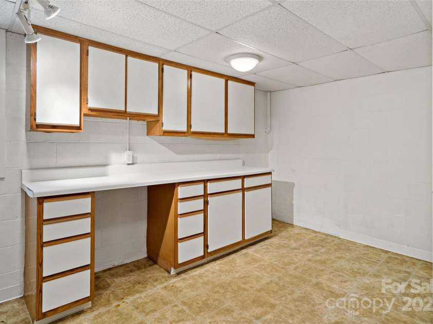 389 Orchard Road, Bakersville, NC 28705.  MLS# CAR4241299, YatesRealty ID 6026. 