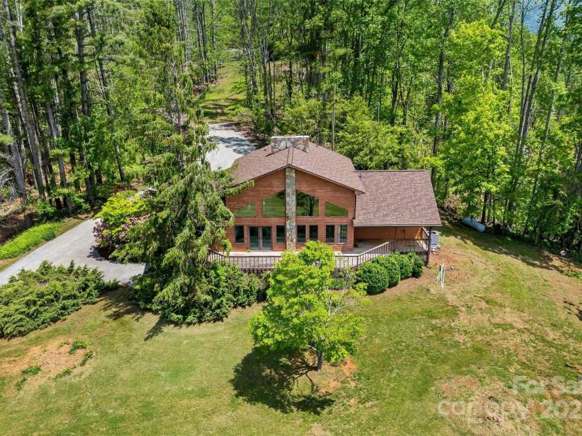 389 Orchard Road, Bakersville, NC 28705.  MLS# CAR4241299, YatesRealty ID 6026. 