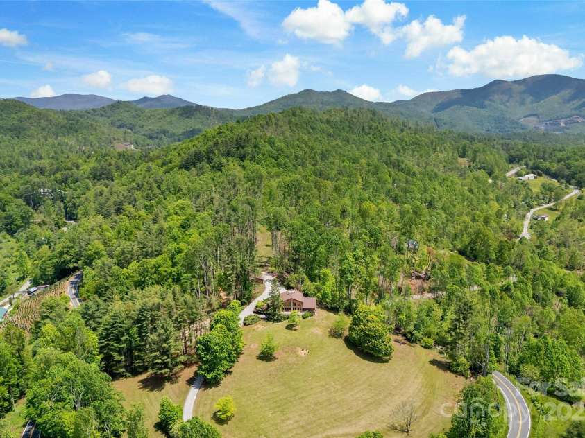 389 Orchard Road, Bakersville, NC 28705.  MLS# CAR4241299, YatesRealty ID 6026. 