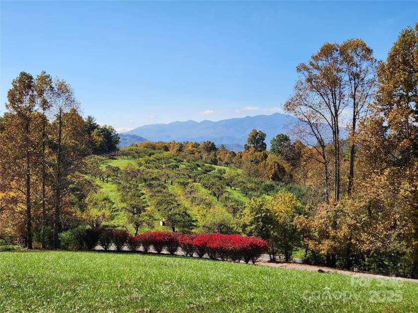 389 Orchard Road, Bakersville, NC 28705.  MLS# CAR4241299, YatesRealty ID 6026. 