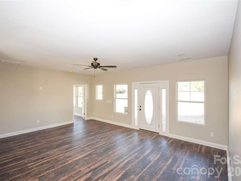 2362 21st Avenue, Hickory, NC 28601.  MLS# CAR4351250, YatesRealty ID 6028. 