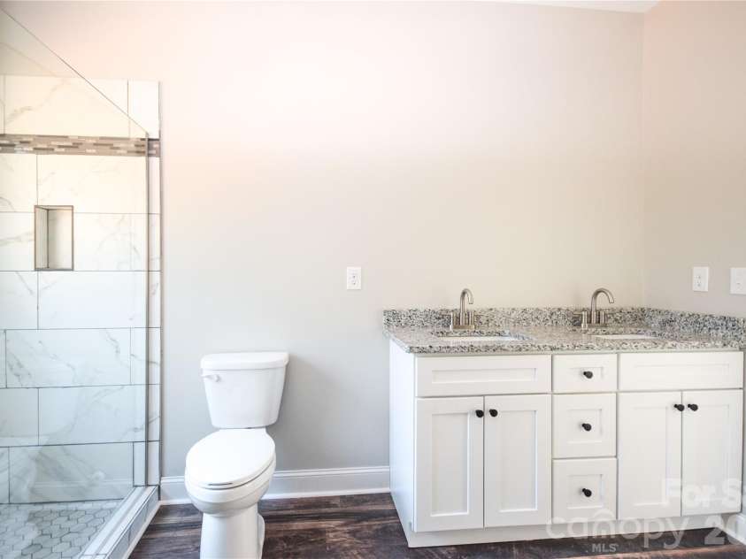 2362 21st Avenue, Hickory, NC 28601.  MLS# CAR4351250, YatesRealty ID 6028. 