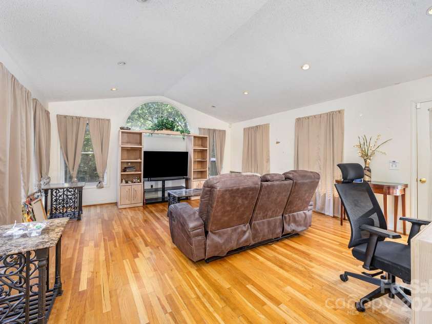 816 Horah Street, Salisbury, NC 28144.  MLS# CAR4232705, YatesRealty ID 6028. Family 3