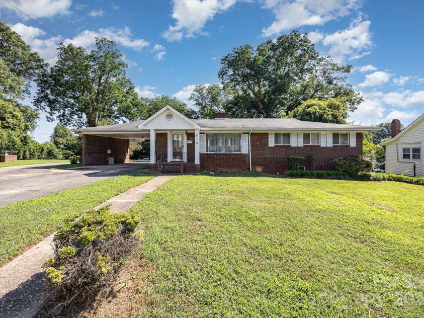 816 Horah Street, Salisbury, NC 28144.  MLS# CAR4232705, YatesRealty ID 6028. Front View 2