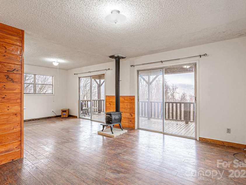 119 Pinnacle Mountain Road, Leicester, NC 28748.  MLS# CAR4240069, YatesRealty ID 6029. 