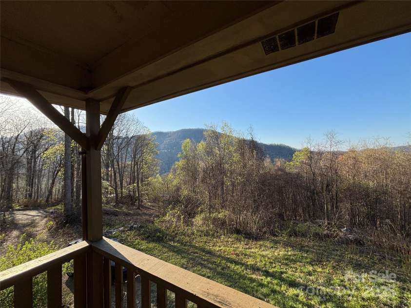 119 Pinnacle Mountain Road, Leicester, NC 28748.  MLS# CAR4240069, YatesRealty ID 6029. 