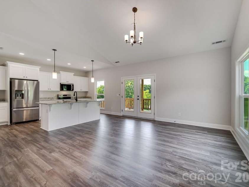 381 Scenic Ridge Circle, Franklin, NC 28734.  MLS# CAR4398880, YatesRealty ID 6029. 