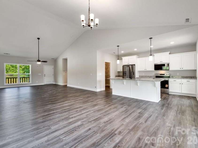 381 Scenic Ridge Circle, Franklin, NC 28734.  MLS# CAR4398880, YatesRealty ID 6029. 