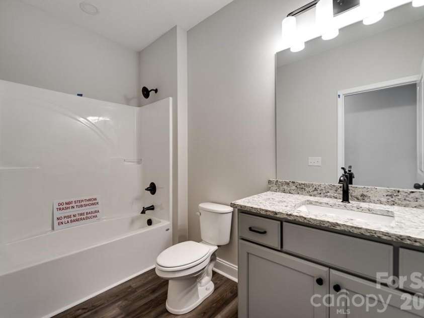 381 Scenic Ridge Circle, Franklin, NC 28734.  MLS# CAR4398880, YatesRealty ID 6029. 
