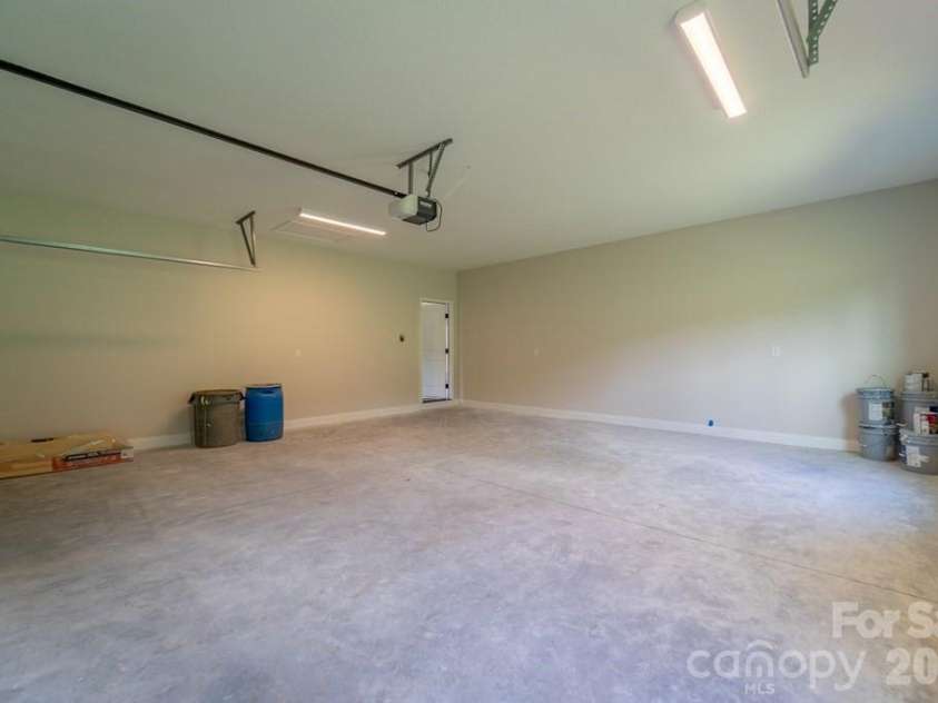 381 Scenic Ridge Circle, Franklin, NC 28734.  MLS# CAR4398880, YatesRealty ID 6029. 