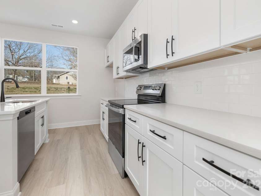 403 Durham Avenue, Statesville, NC 28677.  MLS# CAR4199136, YatesRealty ID 6030. 
