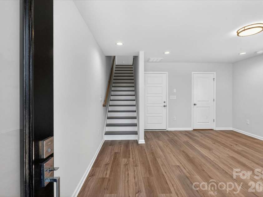 1610 Spring Street, Charlotte, NC 28206.  MLS# CAR4316230, YatesRealty ID 6031. 1st Floor Flex Room