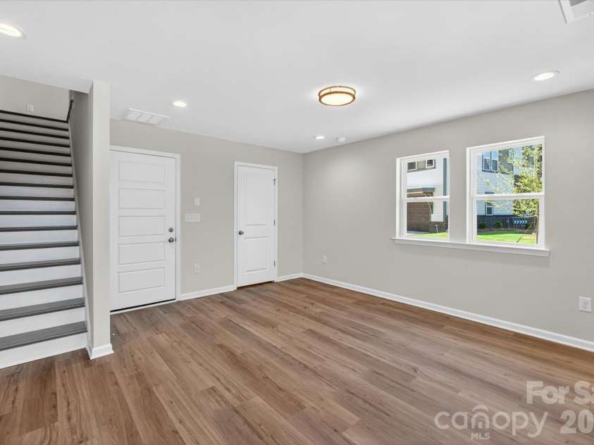 1610 Spring Street, Charlotte, NC 28206.  MLS# CAR4316230, YatesRealty ID 6031. 1st Floor Flex Room