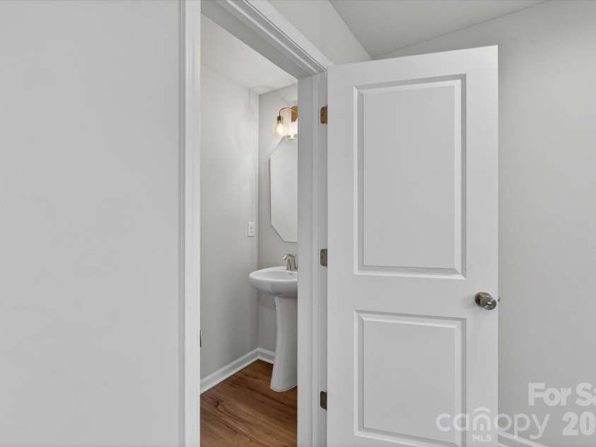 1610 Spring Street, Charlotte, NC 28206.  MLS# CAR4316230, YatesRealty ID 6031. 1st Floor Flex Room Powder Bath