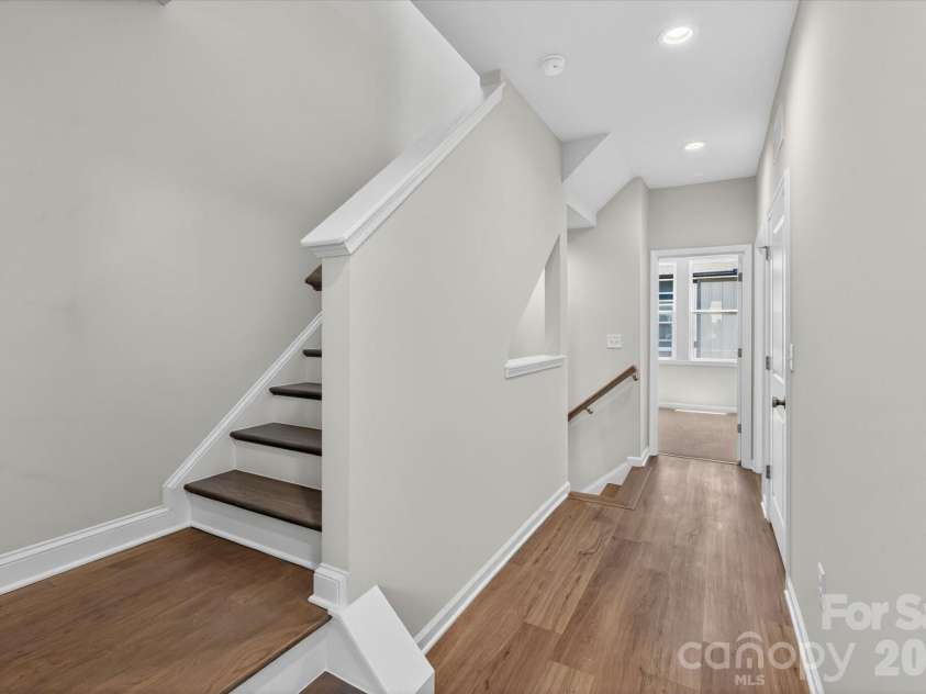 1610 Spring Street, Charlotte, NC 28206.  MLS# CAR4316230, YatesRealty ID 6031. 3rd Floor Hall