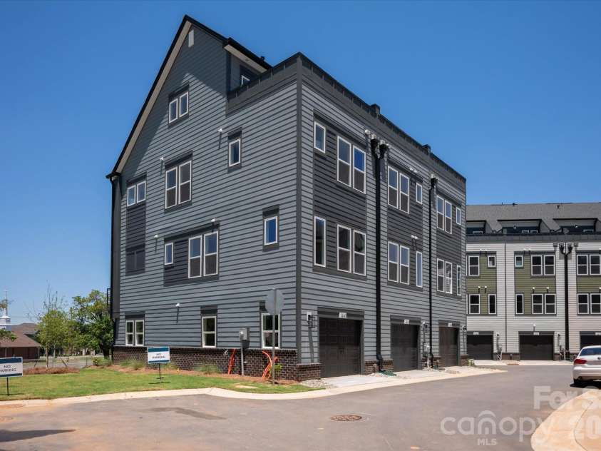1610 Spring Street, Charlotte, NC 28206.  MLS# CAR4316230, YatesRealty ID 6031. 