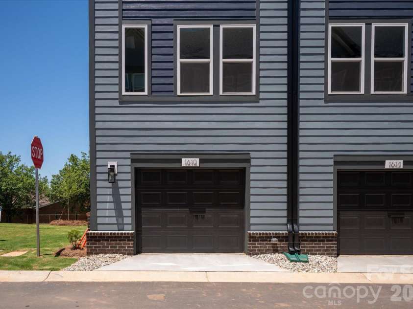 1610 Spring Street, Charlotte, NC 28206.  MLS# CAR4316230, YatesRealty ID 6031. 